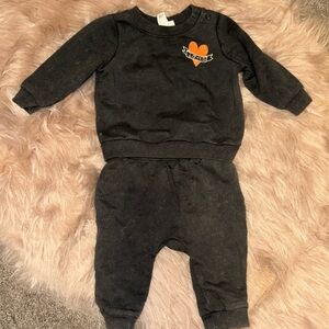 Baby sweatsuit